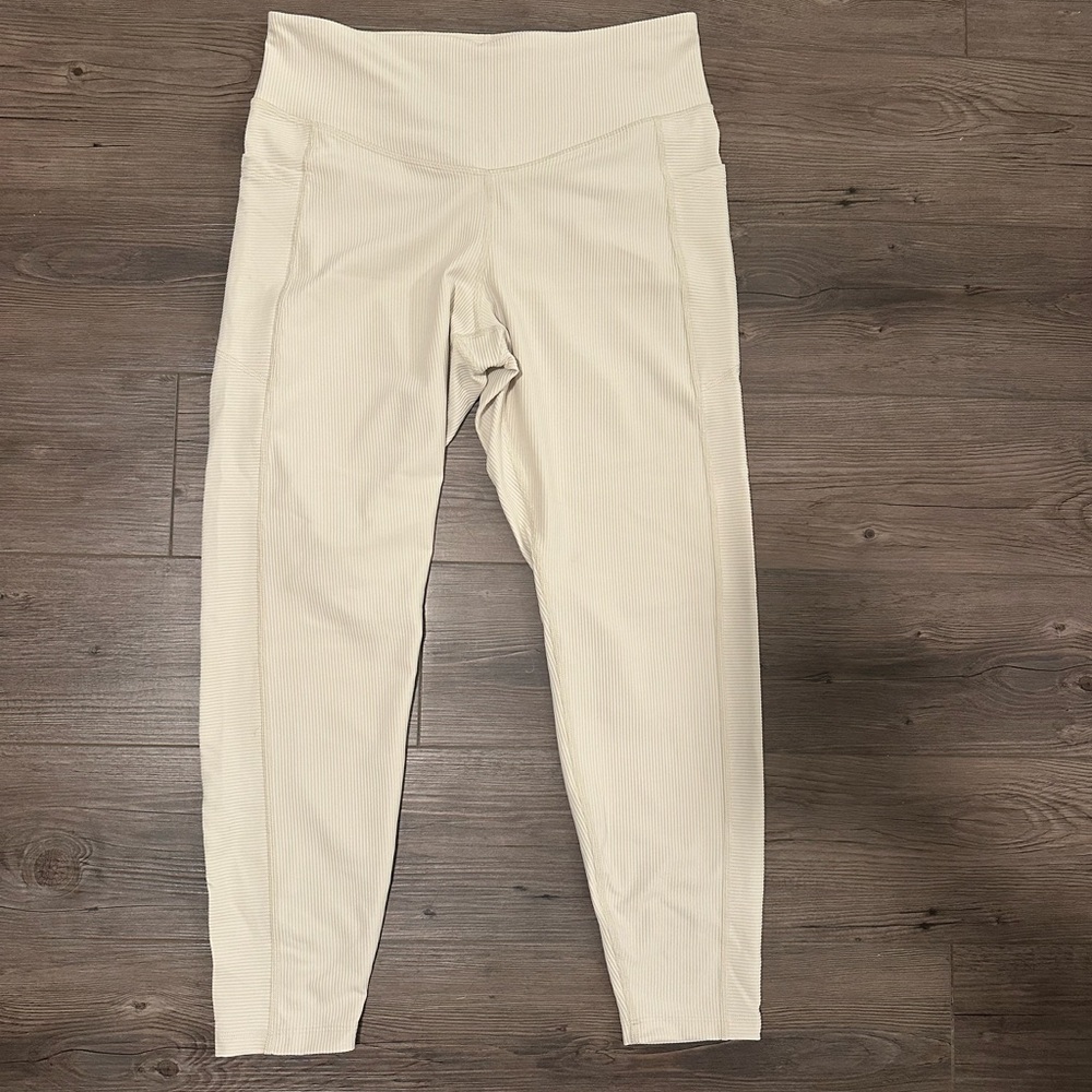 Old Navy Active Powersoft Leggings - Picture 4 of 8